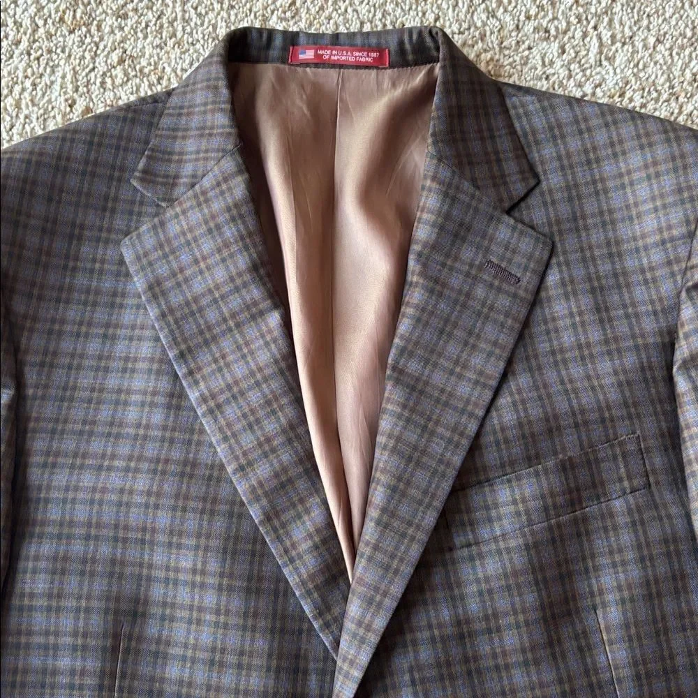 Hart Schaffner Marx classic button